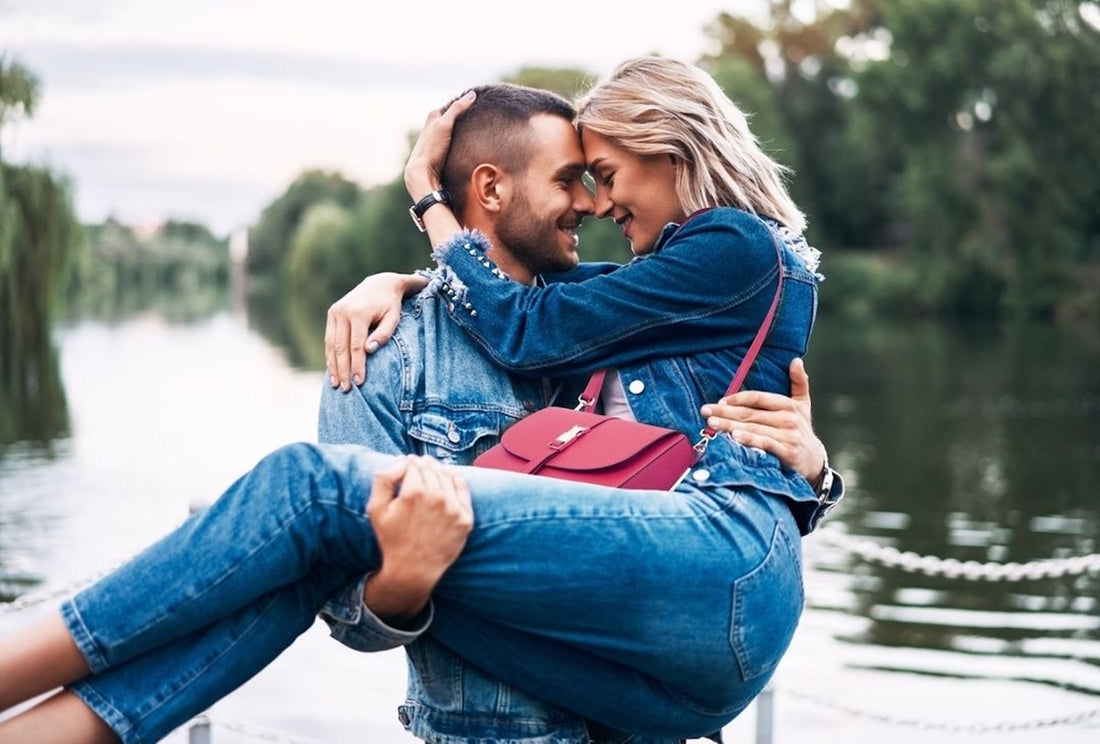 Discover our ultimate Valentine's Day gifts for 2023: from romantic jewelry to Italian leather bags