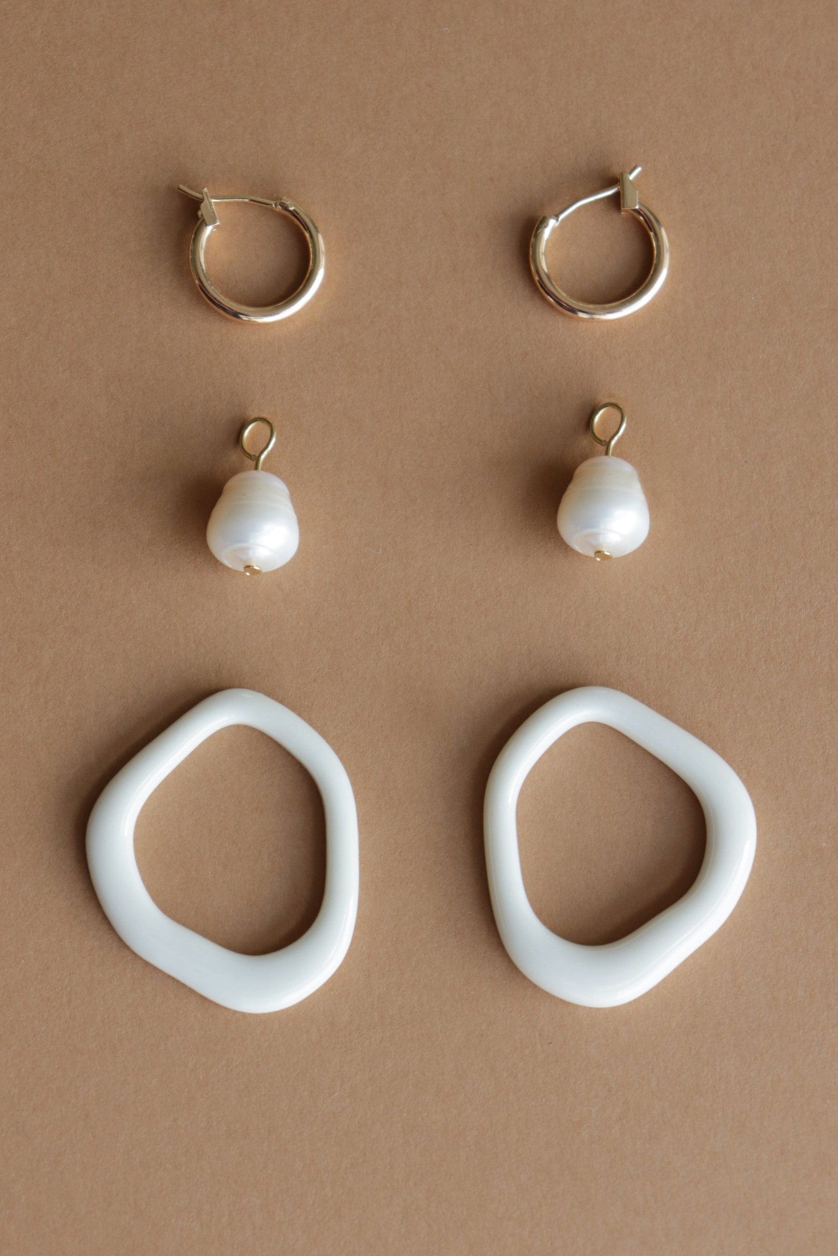 Earrings Arp Pearl and Porcelain Hoop Earrings - White San Rocco Italia