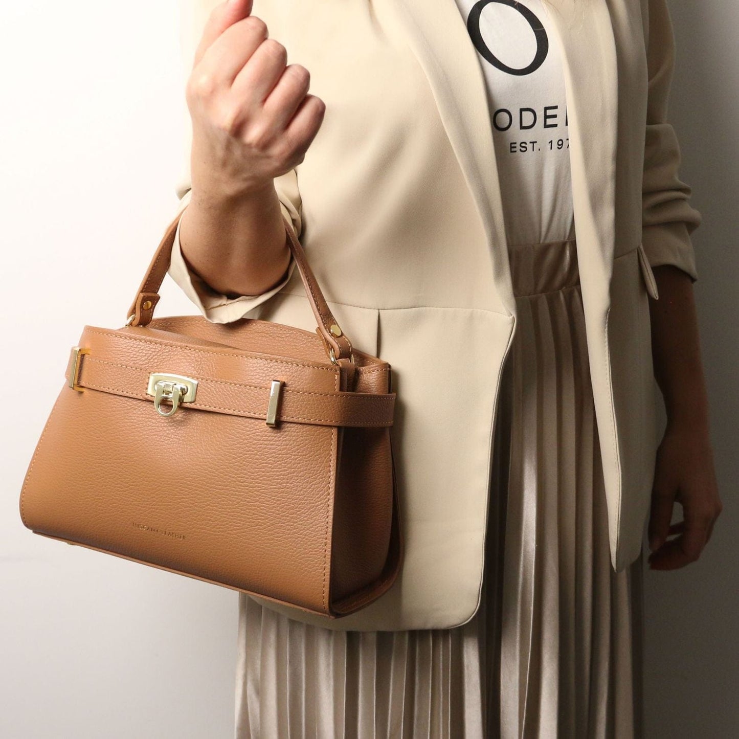Maisy - Leather top handle bag - Medium size | TL142455 - Premium Leather handbags - Shop now at San Rocco Italia