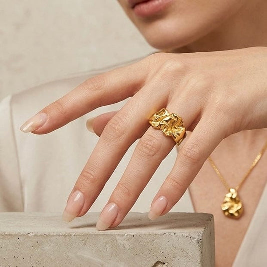 Miss Milly Ring