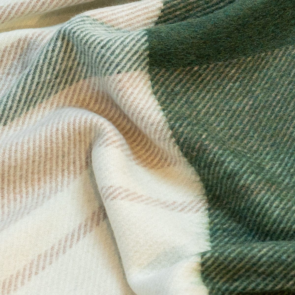 Natural Alpaca Wool Throw – Classic Tartan - Premium - Shop now at San Rocco Italia