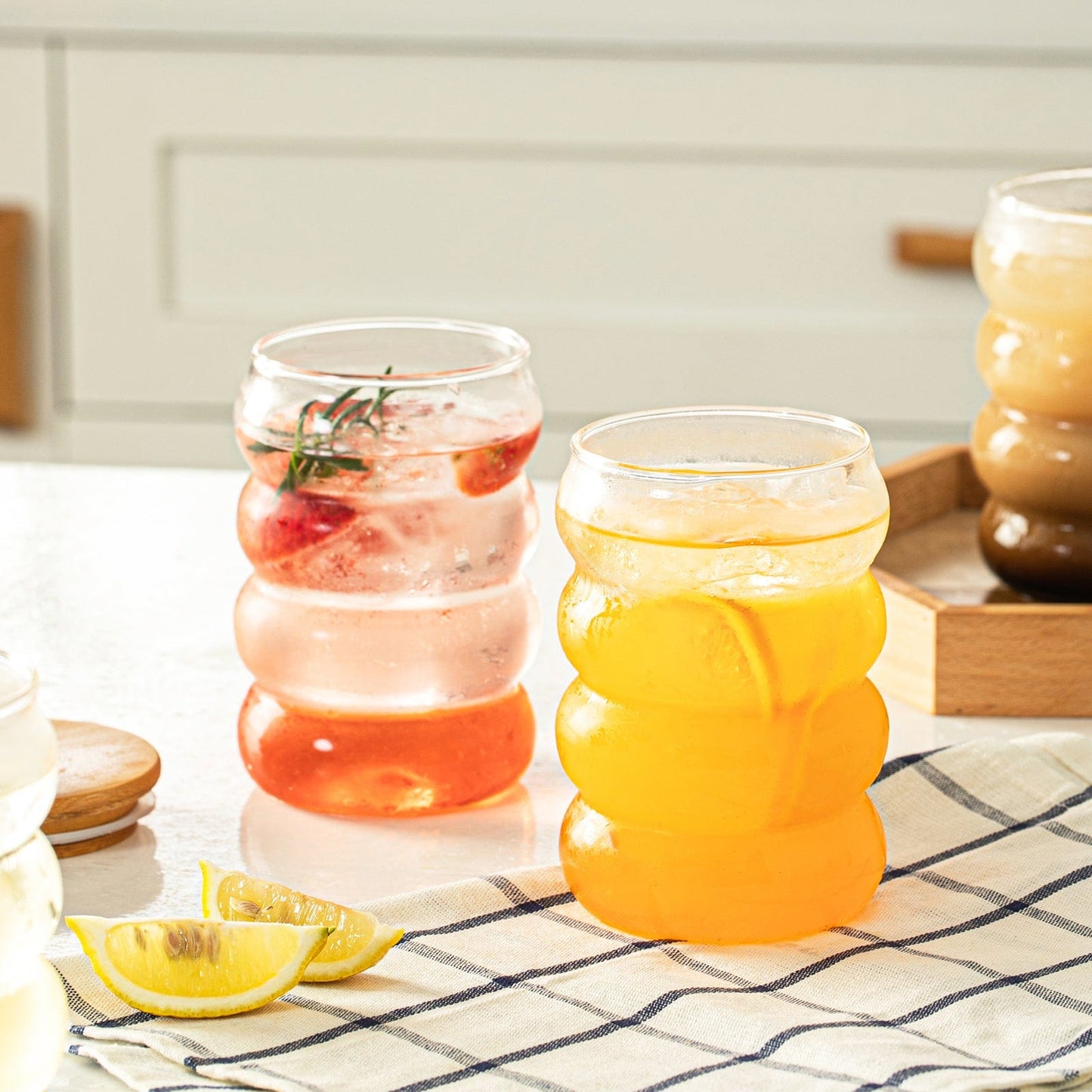 Bubble Glass Cup with Wooden Lid and Straw | 16 oz (approx. 470 ml) - Premium - Just €14.95! Shop now at San Rocco Italia
