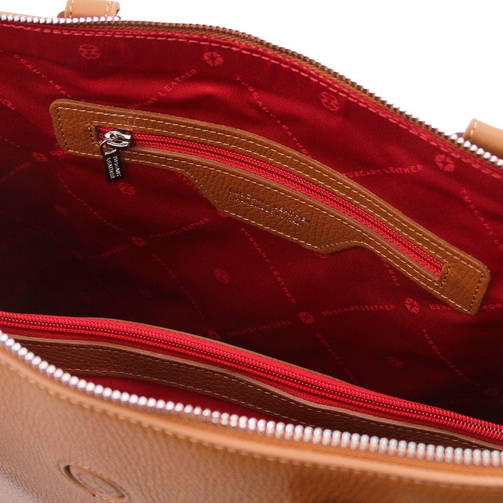 Magnolia - Leather business bag for women | TL141809 laptop bag - Premium Business bag - Just €164.70! Shop now at San Rocco Italia