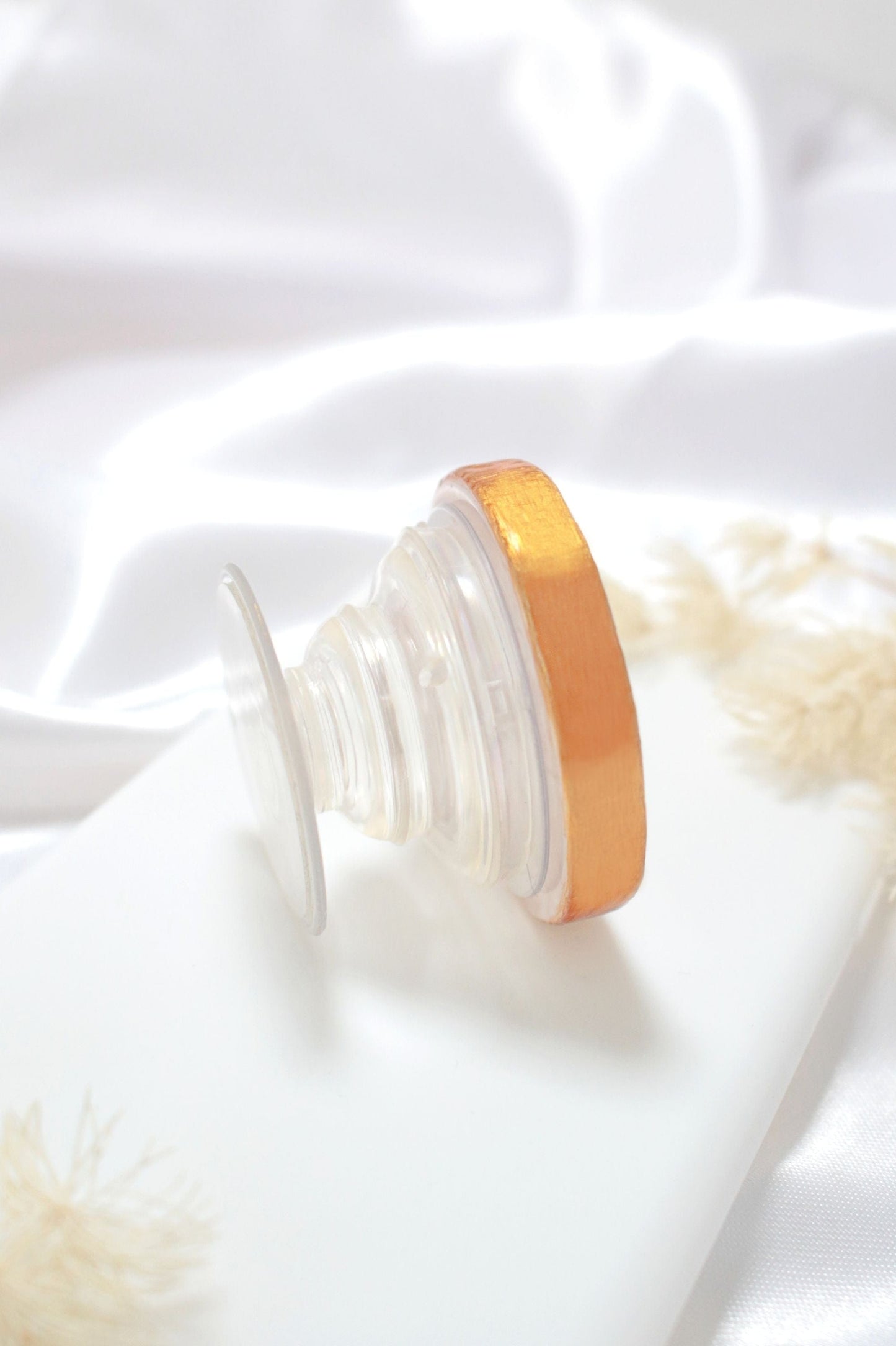 Natural Clear Quartz Phone Holder - Premium Cases & Covers - Just €39.95! Shop now at San Rocco Italia