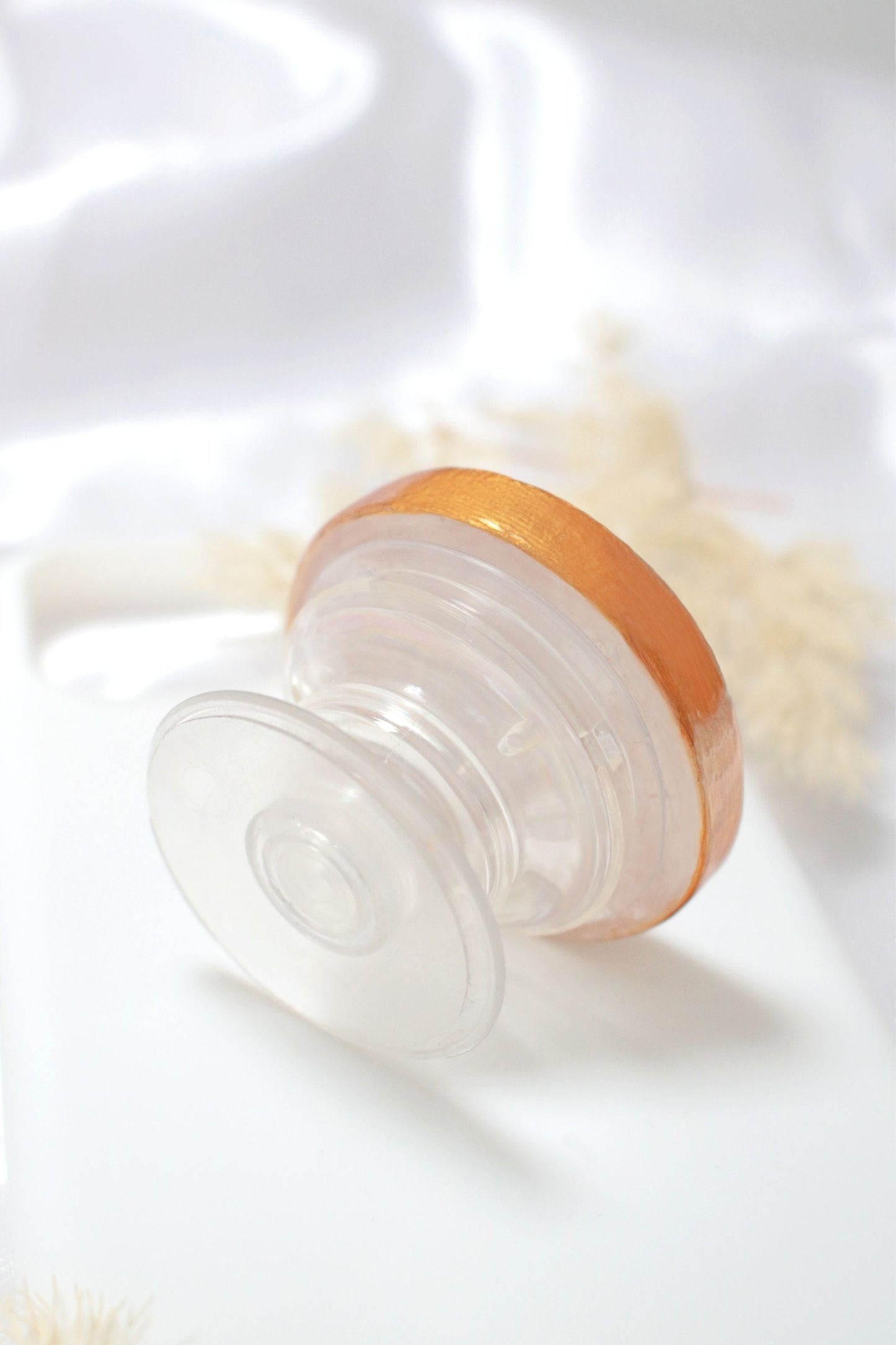 Natural Clear Quartz Phone Holder - Premium Cases & Covers - Just €39.95! Shop now at San Rocco Italia