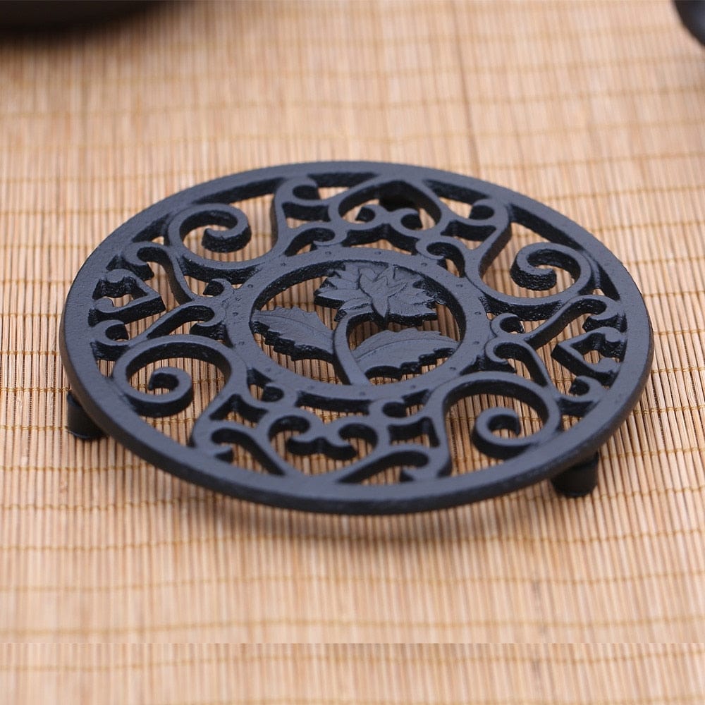 Chrysanthemum Cast Iron Trivet with Legs | 13.8 cm (5.43 inches) - Premium - Just €28.95! Shop now at San Rocco Italia