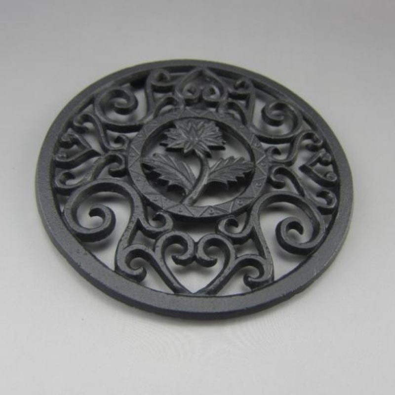 Chrysanthemum Cast Iron Trivet with Legs | 13.8 cm (5.43 inches) - Premium - Just €28.95! Shop now at San Rocco Italia