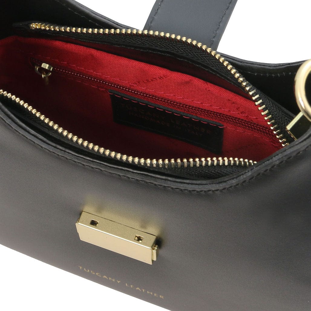 Calipso - Leather shoulder bag with leather and chain strap | TL142254 - Premium Leather handbags - Just €97.60! Shop now at San Rocco Italia