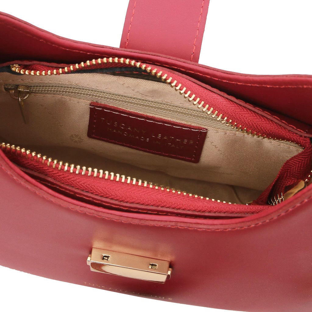Calipso - Leather shoulder bag with leather and chain strap | TL142254 - Premium Leather handbags - Just €97.60! Shop now at San Rocco Italia