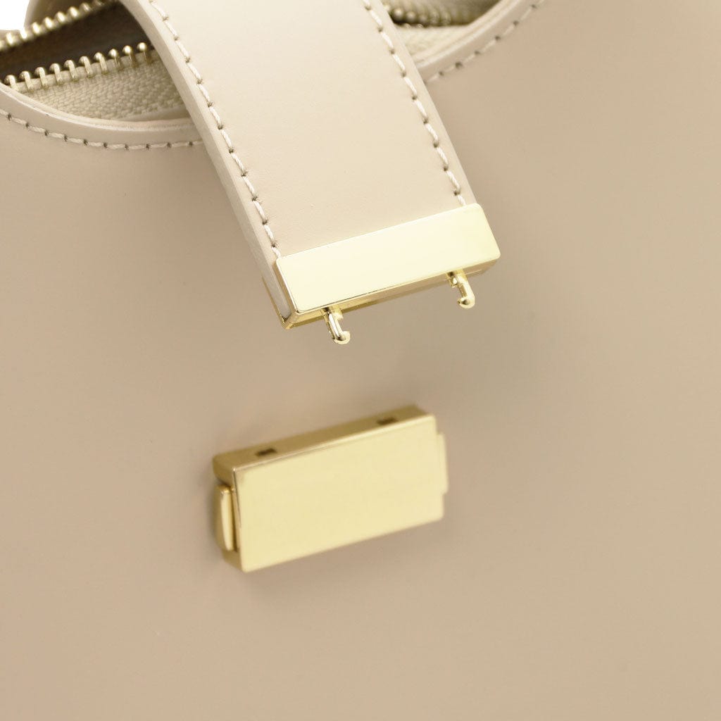 Calipso - Leather shoulder bag with leather and chain strap | TL142254 - Premium Leather handbags - Just €97.60! Shop now at San Rocco Italia