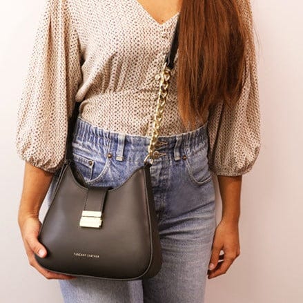 Calipso - Leather shoulder bag with leather and chain strap | TL142254 - Premium Leather handbags - Just €97.60! Shop now at San Rocco Italia