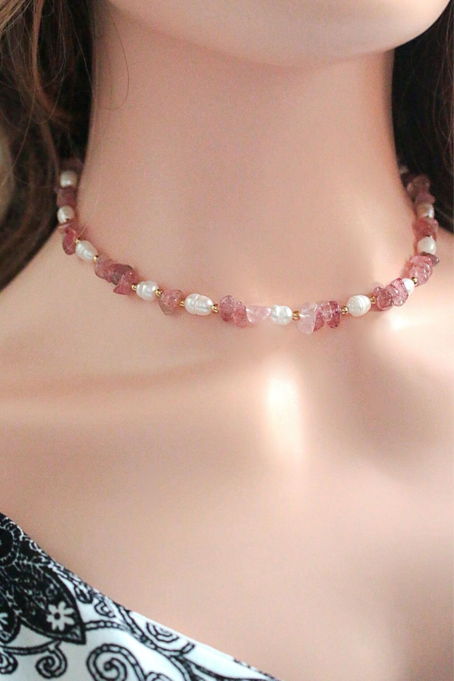 Necklaces Natural Strawberry Quartz Crystal & Freshwater Pearl Choker San Rocco Italia