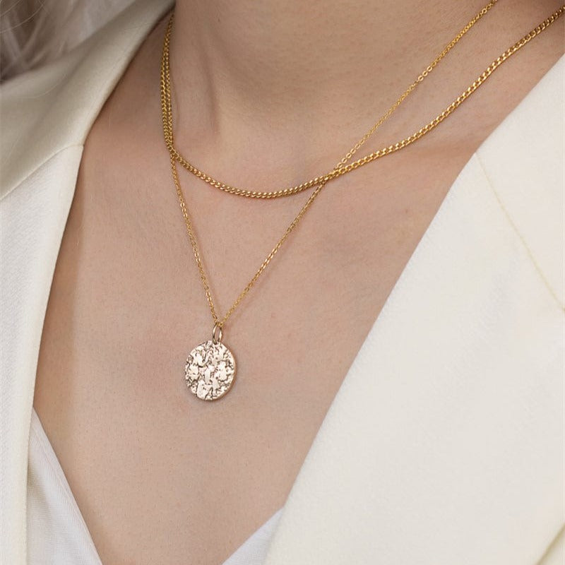Custom Engraved Gold Necklace with Round Hammered Pendant | 14K Gold Filled - Pendant necklace - San Rocco Italia