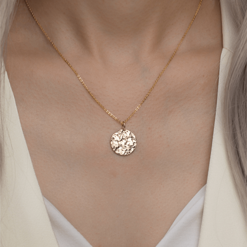 Custom Engraved Gold Necklace with Round Hammered Pendant | 14K Gold Filled - Pendant necklace - San Rocco Italia