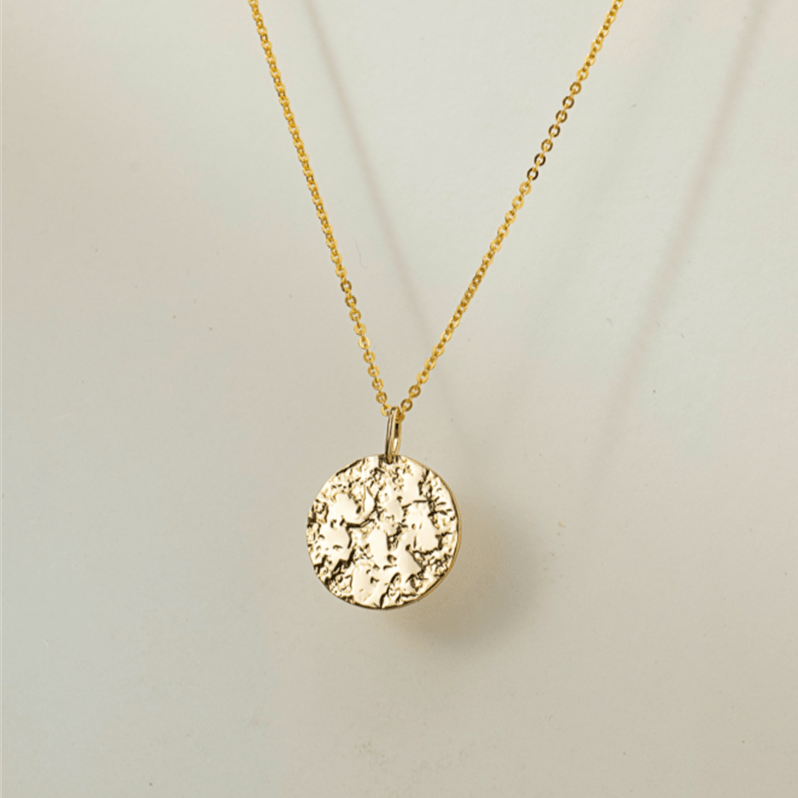 Custom Engraved Gold Necklace with Round Hammered Pendant | 14K Gold Filled - Pendant necklace - San Rocco Italia