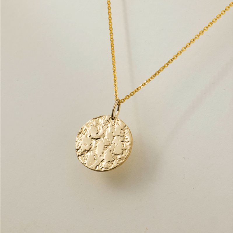 Custom Engraved Gold Necklace with Round Hammered Pendant | 14K Gold Filled - Pendant necklace - San Rocco Italia