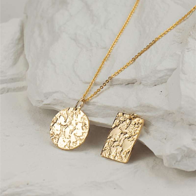Custom Engraved Gold Necklace with Round Hammered Pendant | 14K Gold Filled - Pendant necklace - San Rocco Italia