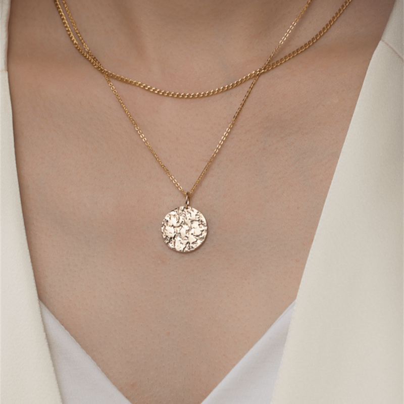 Custom Engraved Gold Necklace with Round Hammered Pendant | 14K Gold Filled - Pendant necklace - San Rocco Italia