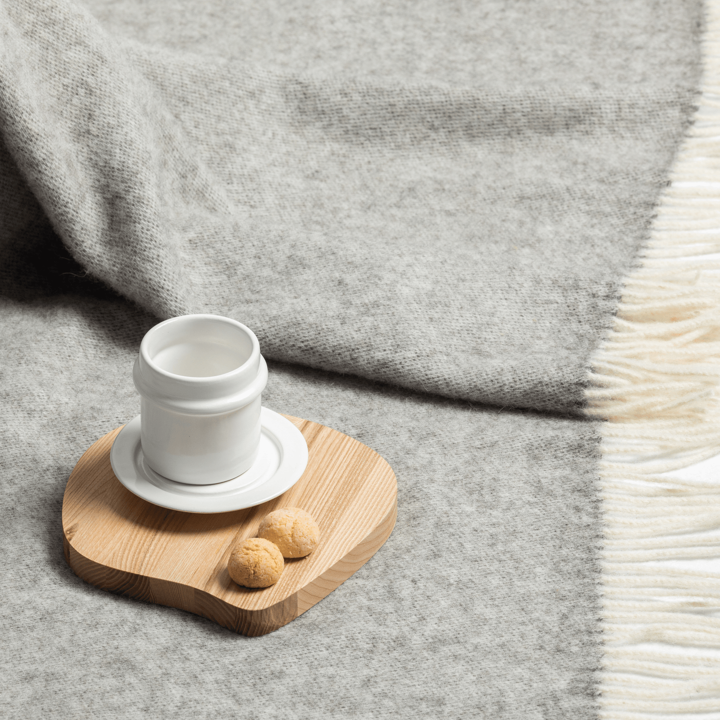 Scandinavian natural wool throw blanket | grey and light grey - Premium Textiles & Pillows - Just €126! Shop now at San Rocco Italia