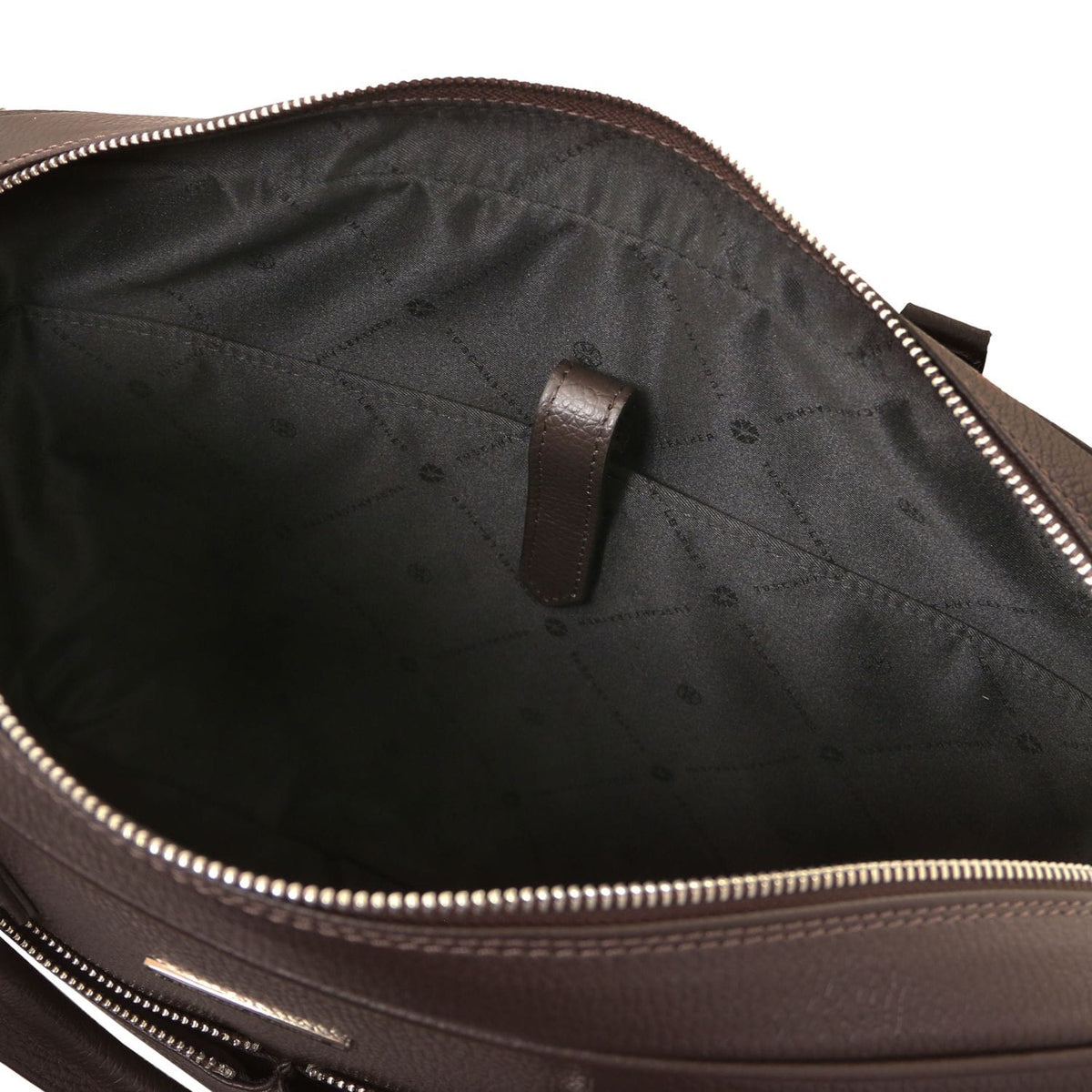 Ouvert Treviso serviette pour ordinateur en cuir montrant dark lining and attache intérieure pour bandoulière.