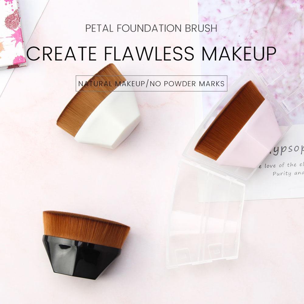 Petal-Shaped Flawless Skin Foundation Brush - Premium Beauty Product - Just €11.95! Shop now at San Rocco Italia