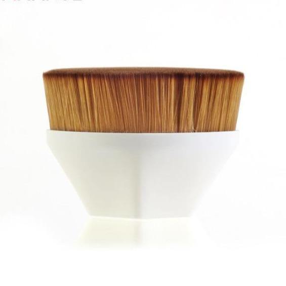 Petal-Shaped Flawless Skin Foundation Brush - Premium Beauty Product - Just €11.95! Shop now at San Rocco Italia