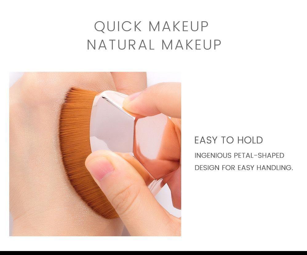 Petal-Shaped Flawless Skin Foundation Brush - Premium Beauty Product - Just €11.95! Shop now at San Rocco Italia