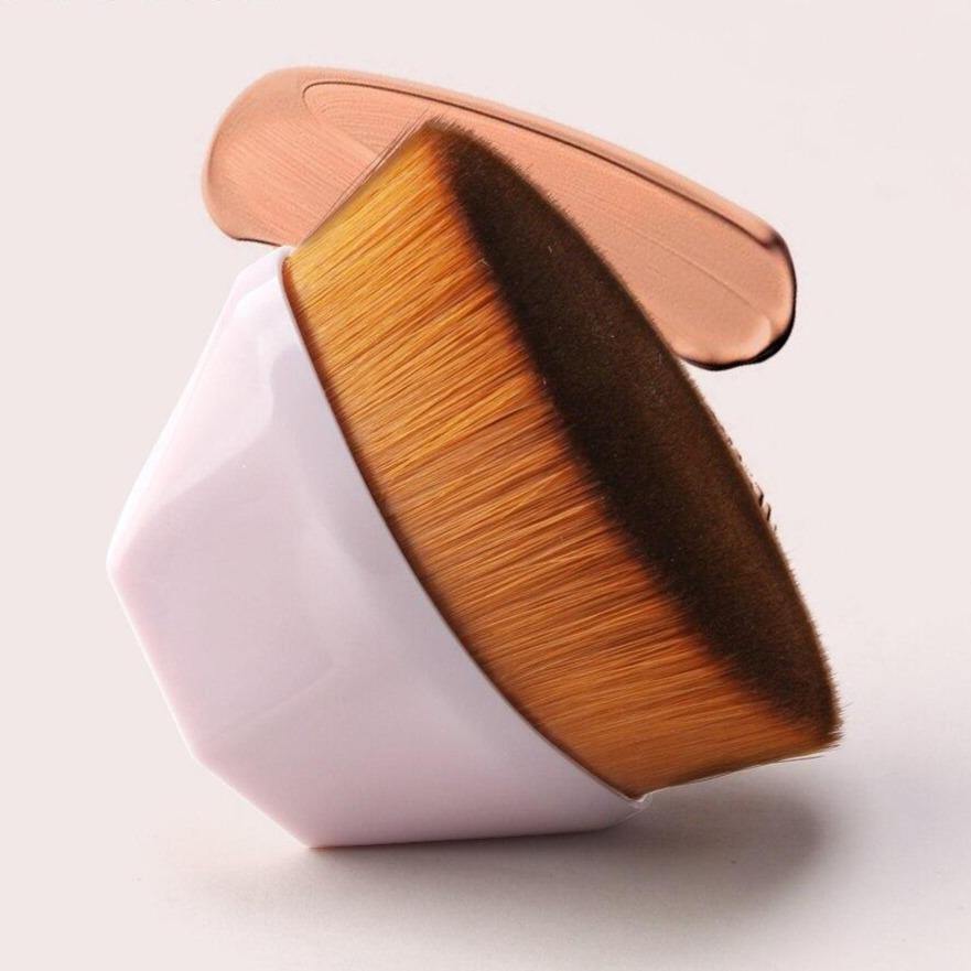 Petal-Shaped Flawless Skin Foundation Brush - Premium Beauty Product - Just €11.95! Shop now at San Rocco Italia