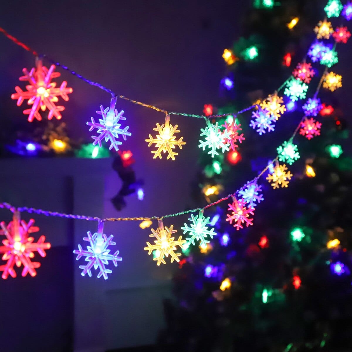 Snowflake, Christmas Tree, Snowman, Reindeer, and More Christmas Light - Premium Christmas Lights - Just €18.95! Shop now at San Rocco Italia