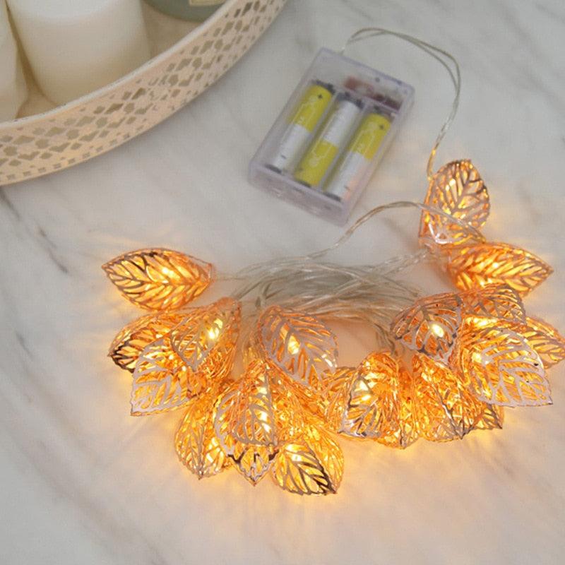 Gold Leaf Garland with LED Fairy Lights - Premium Christmas Lights - Just €19.95! Shop now at San Rocco Italia