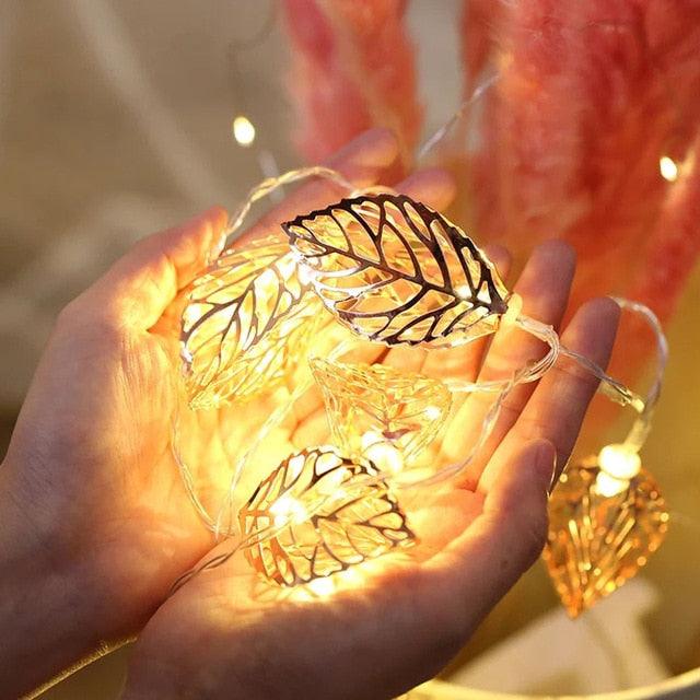 Gold Leaf Garland with LED Fairy Lights - Premium Christmas Lights - Just €19.95! Shop now at San Rocco Italia