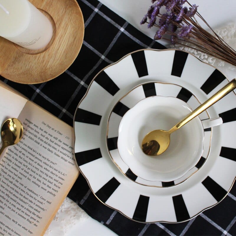 Retro Black and White Polka Dot and Striped Teapots, Cups, Saucers and Plates - Premium Cups - Just €37.95! Shop now at San Rocco Italia