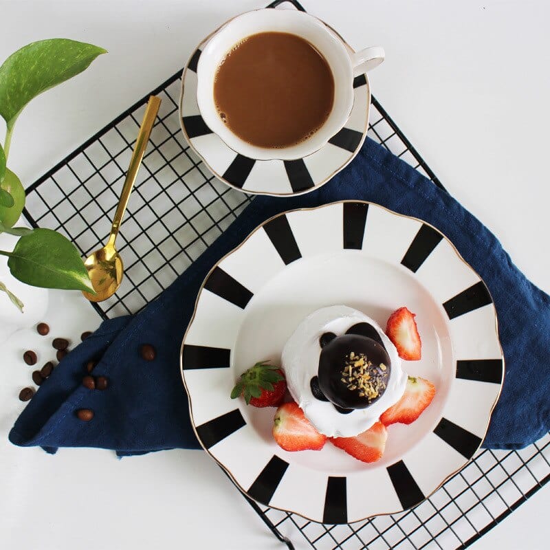 Retro Black and White Polka Dot and Striped Teapots, Cups, Saucers and Plates - Premium Cups - Just €37.95! Shop now at San Rocco Italia