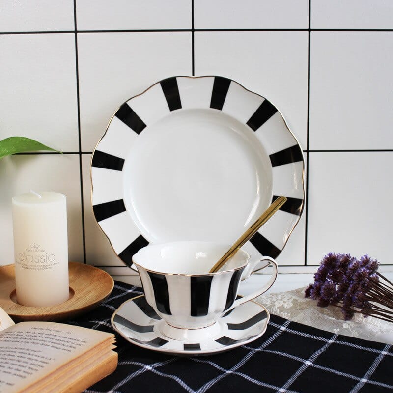 Retro Black and White Polka Dot and Striped Teapots, Cups, Saucers and Plates - Premium Cups - Just €37.95! Shop now at San Rocco Italia