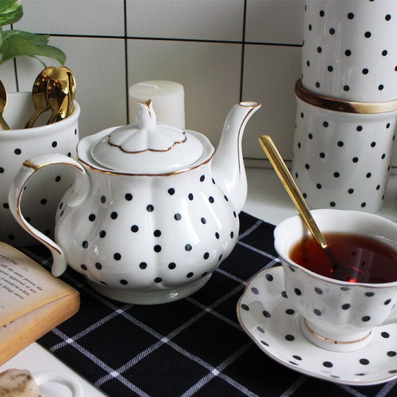 Retro Black and White Polka Dot and Striped Teapots, Cups, Saucers and Plates - Premium Cups - Just €37.95! Shop now at San Rocco Italia