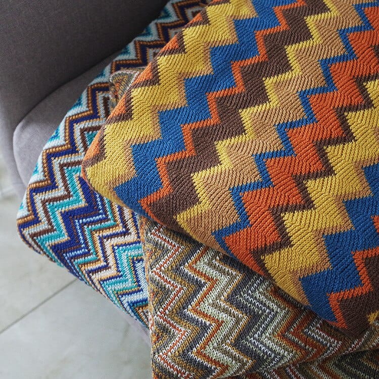 Soft Zig Zag Throw Blanket with Tassels - Premium Home - Just €49.95! Shop now at San Rocco Italia