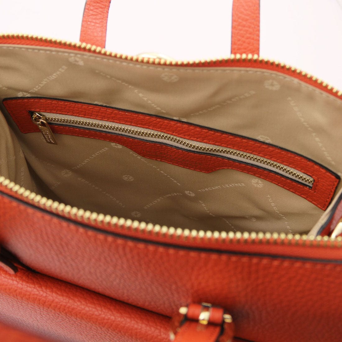 TL Bag - Damen-Lederrucksack, wandelbar zur 2-in-1-Rucksack-/Schultertasche | TL142211 - Premium-Lederrucksäcke für Damen - Jetzt bei San Rocco Italia entdecken