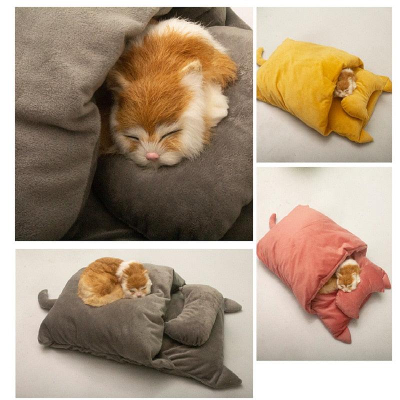 Cosy Winter Cat Bed with Pillow - Premium Pet products - Just €36.95! Shop now at San Rocco Italia