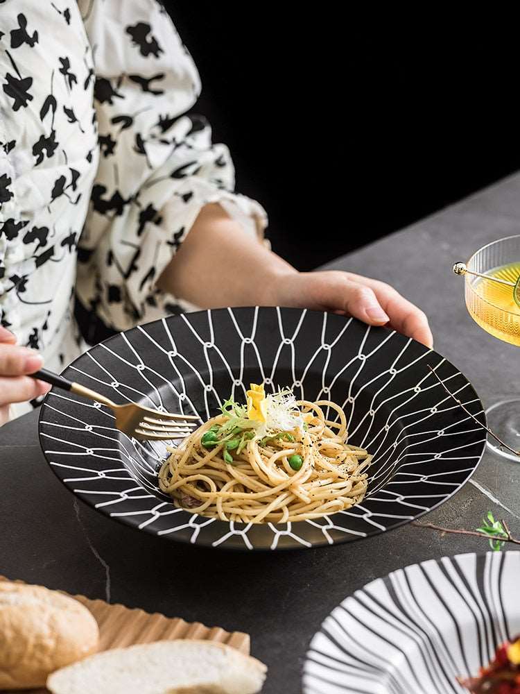 Black and White Geometric Ceramic Dessert/Salad and Dinner Plates | 21 cm and 27.5 cm - Premium Tableware - Just €34.95! Shop now at San Rocco Italia