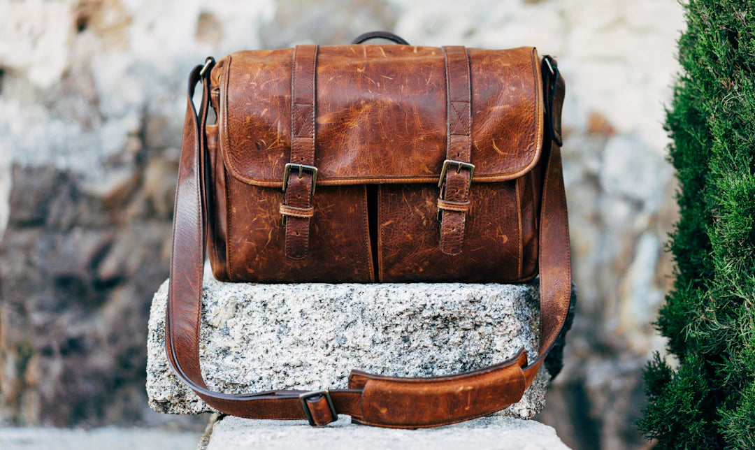 The Art of Crafting Italian Leather Bags: From Tradition to Trend