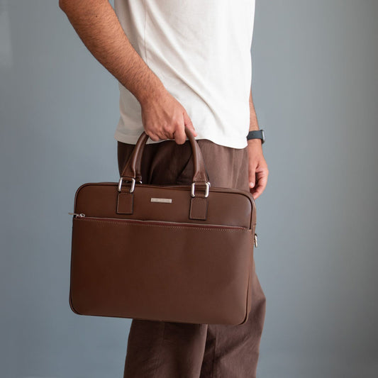 Elegant Italian Leather Bags for Professionals on the Go