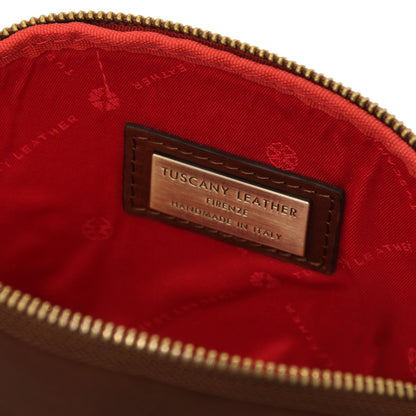 Vera - Vegetable-tanned leather toiletry case | TL142570