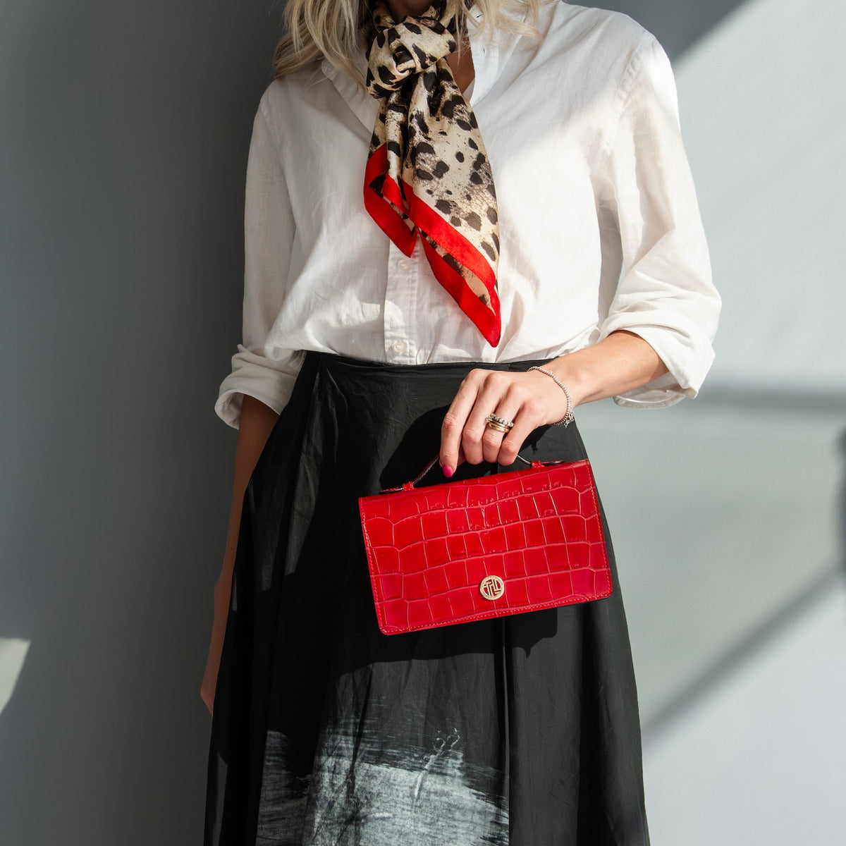 Opera Croque - Croc print leather clutch with chain strap