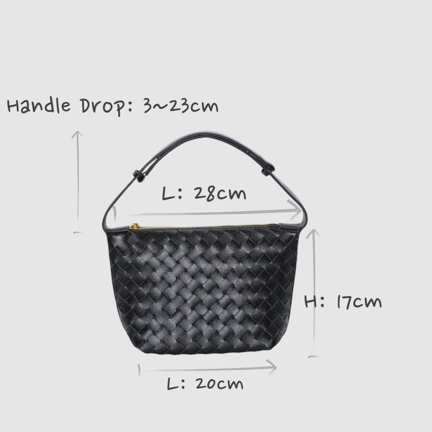 Schwarz woven leather boxed pouch bag with gold zipper and short handle shown with size measurements against a gray background.