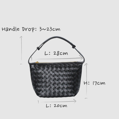 Schwarz woven leather boxed pouch bag with gold zipper and short handle shown with size measurements against a gray background.