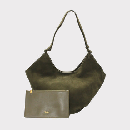 Borsa tote Elsa in camoscio verde oliva con tracolla lunga e portafoglio coordinato accanto