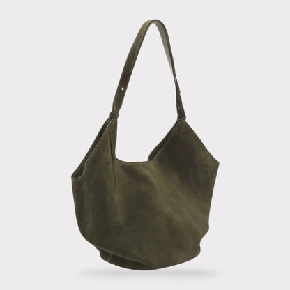 Borsa tote a barca in camoscio verde oliva con un’ampia tracolla
