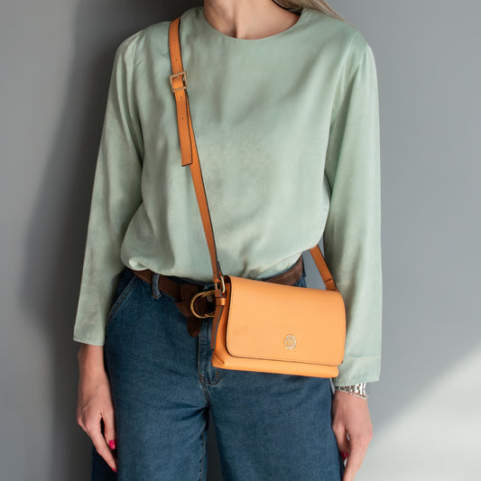 Biscuit - Soft leather shoulder bag | TL142582