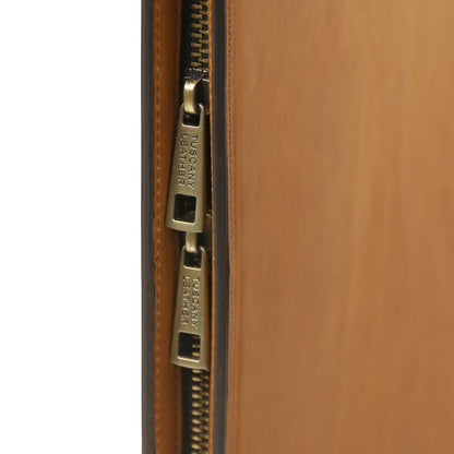Cesare - Leather document case with handle and ring binder | TL142554