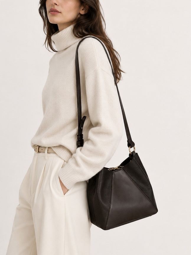 Bolgheri Leather Bucket Bag – Handcrafted in Tuscany